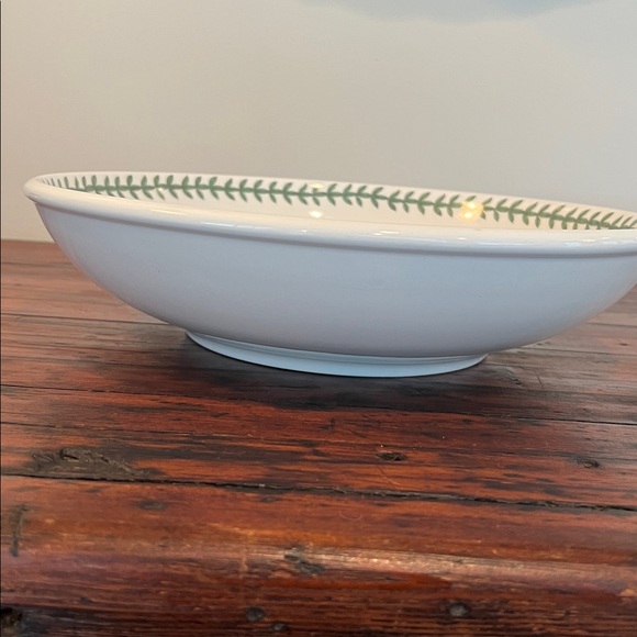 Portmeirion Botanic Garden Large Serving or Pasta Bowl with Butterflies and Bee. - Picture 2 of 12